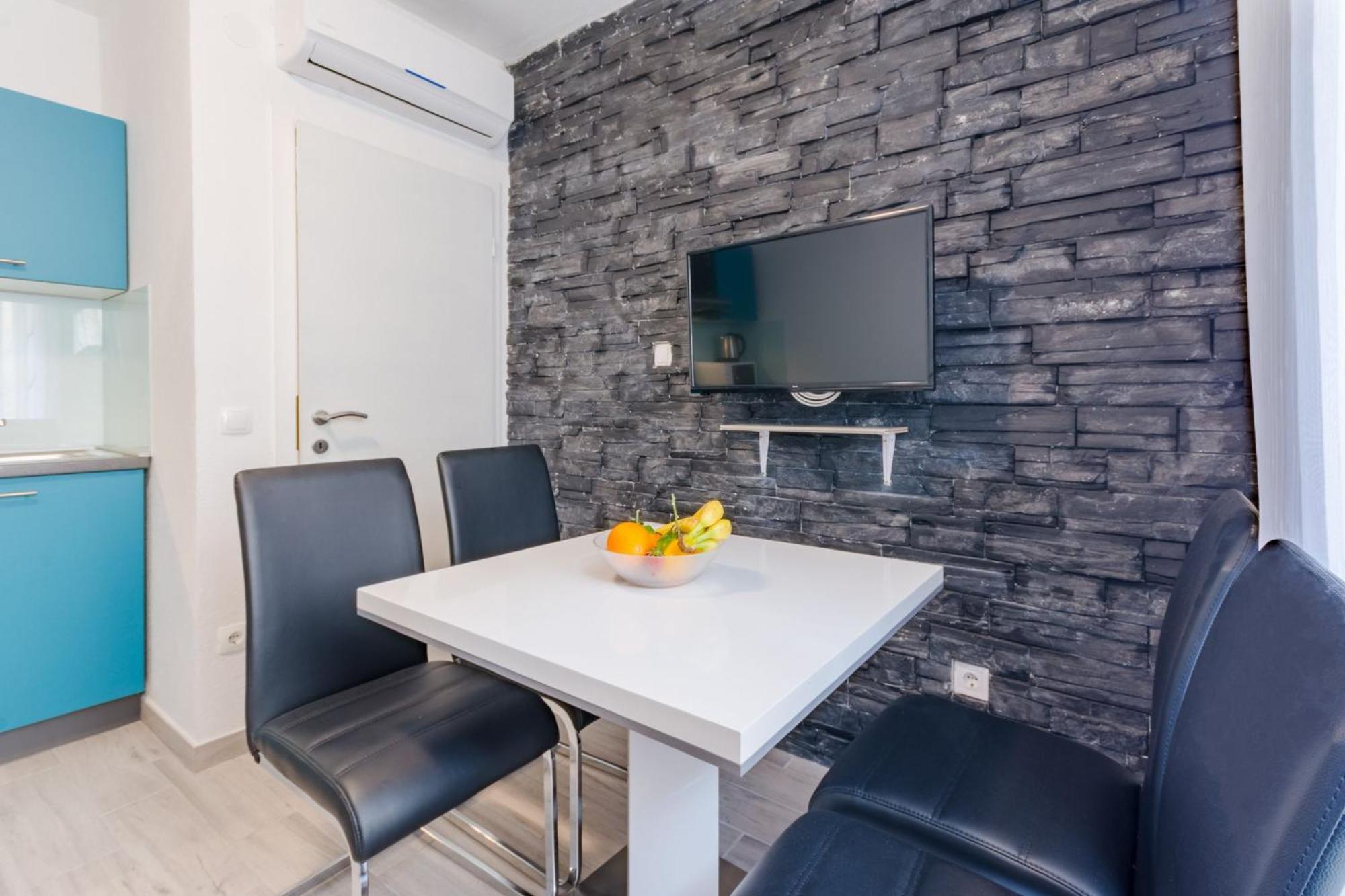 Riva Apartments Villa Thalia - Milna, Brac Milna  Eksteriør bilde